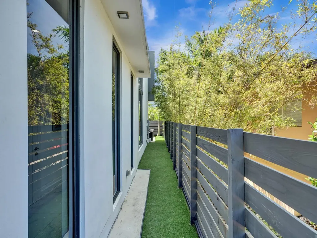 2514 NE 21st Street Fort Lauderdale FL 33305