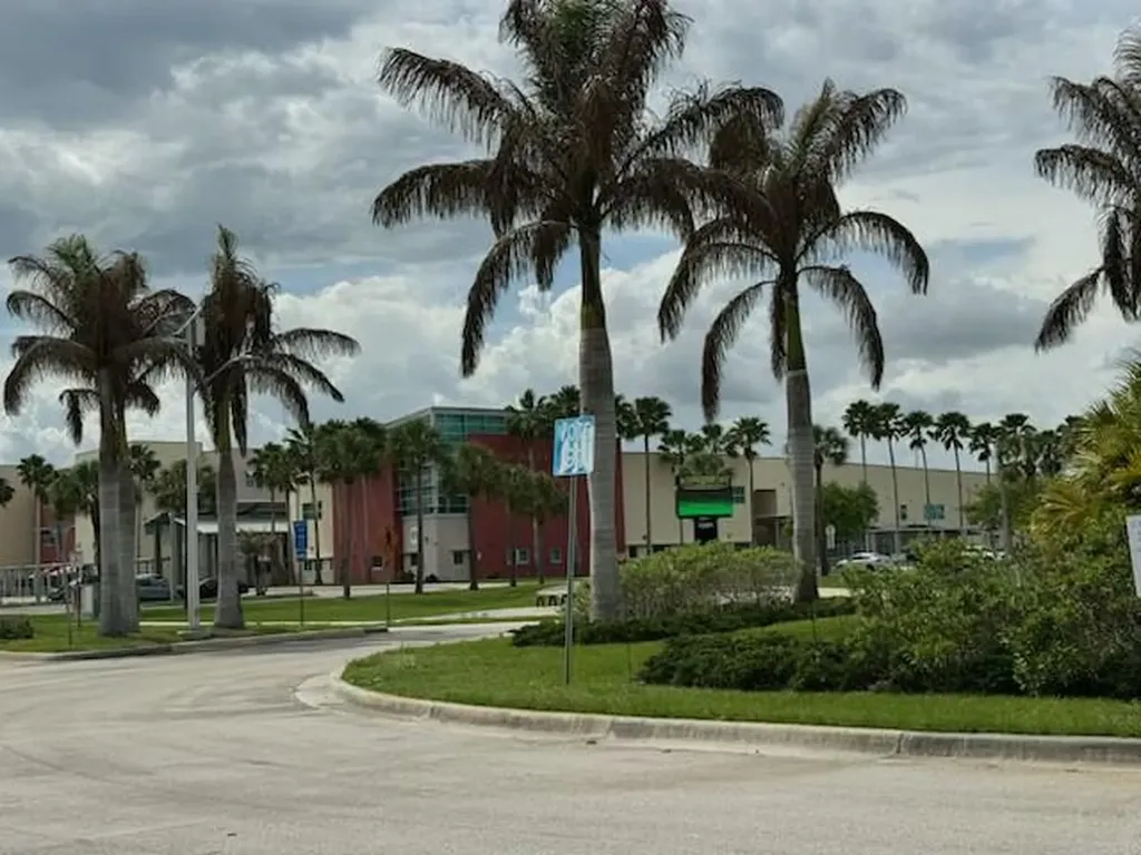 7401 NW Farnsworth Circle NW Port St Lucie FL 34987