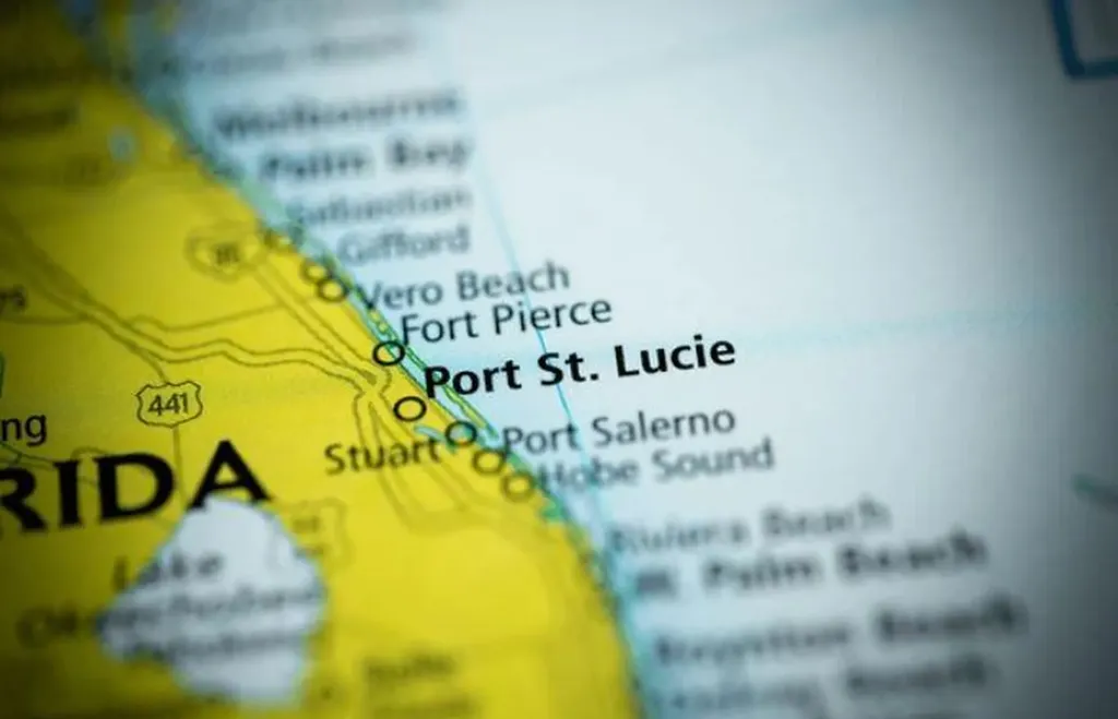 7401 NW Farnsworth Circle NW Port St Lucie FL 34987
