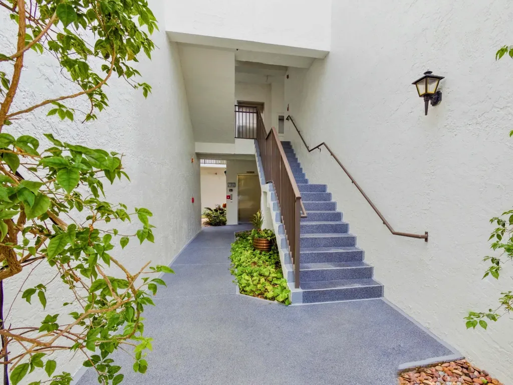 5265 Brisata Circle Boynton Beach FL 33437