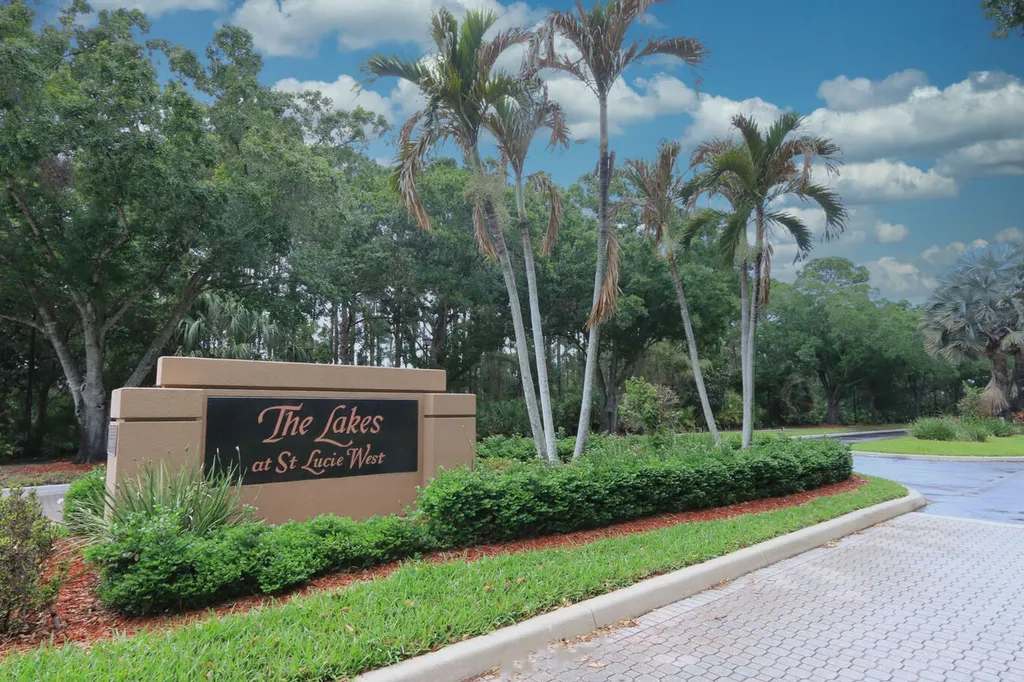 1220 NW Bentley Circle Port St Lucie FL 34986