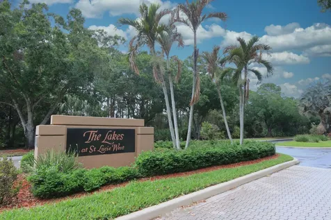 1220 NW Bentley Circle Port St Lucie FL 34986