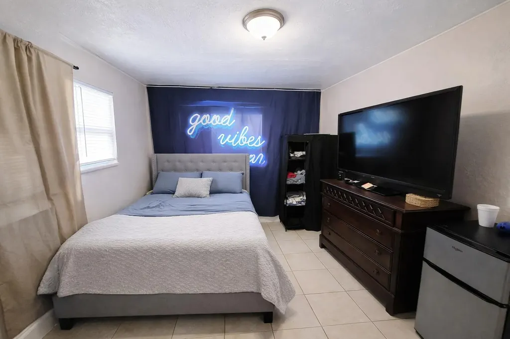 2330 NE 1st Avenue Pompano Beach FL 33060