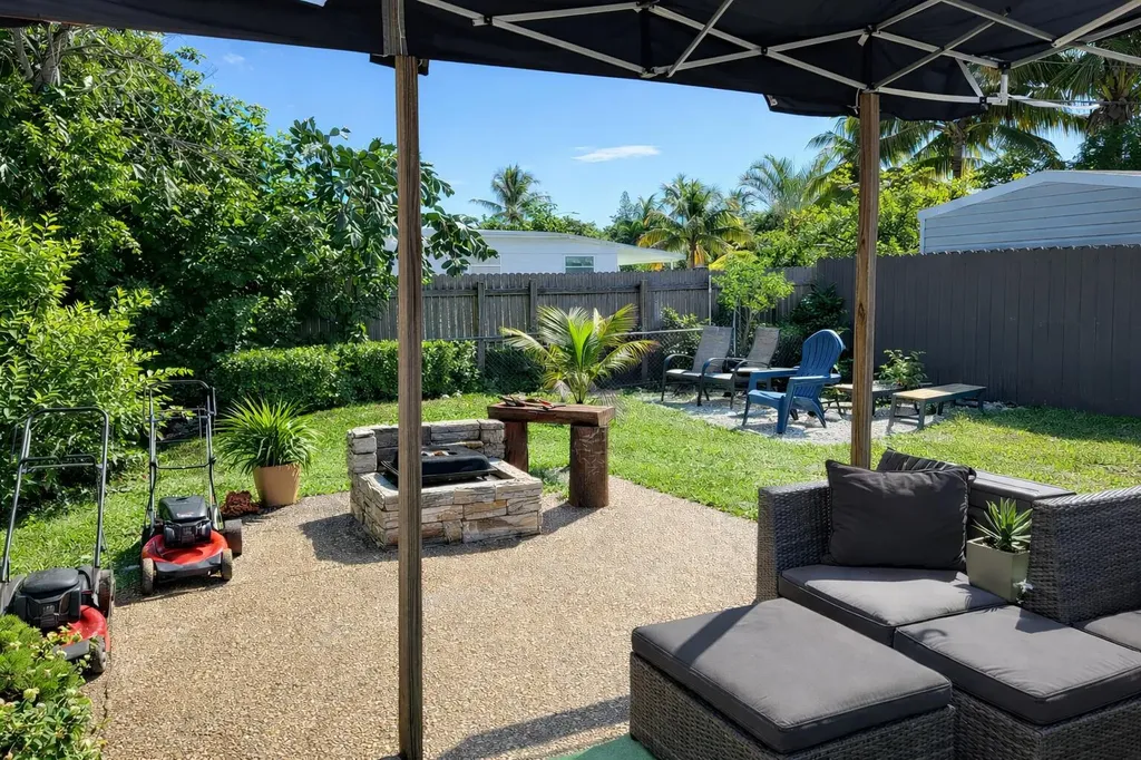 2330 NE 1st Avenue Pompano Beach FL 33060