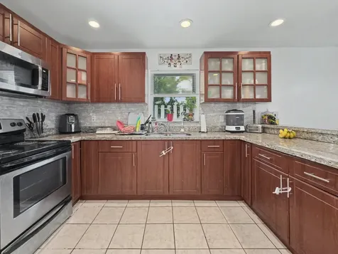 10151 NW 3rd Street Pembroke Pines FL 33026