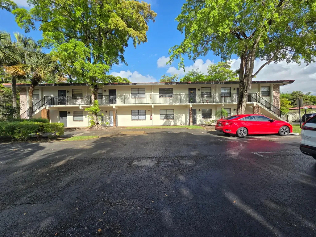 1351 NW 94th Way Coral Springs FL 33071