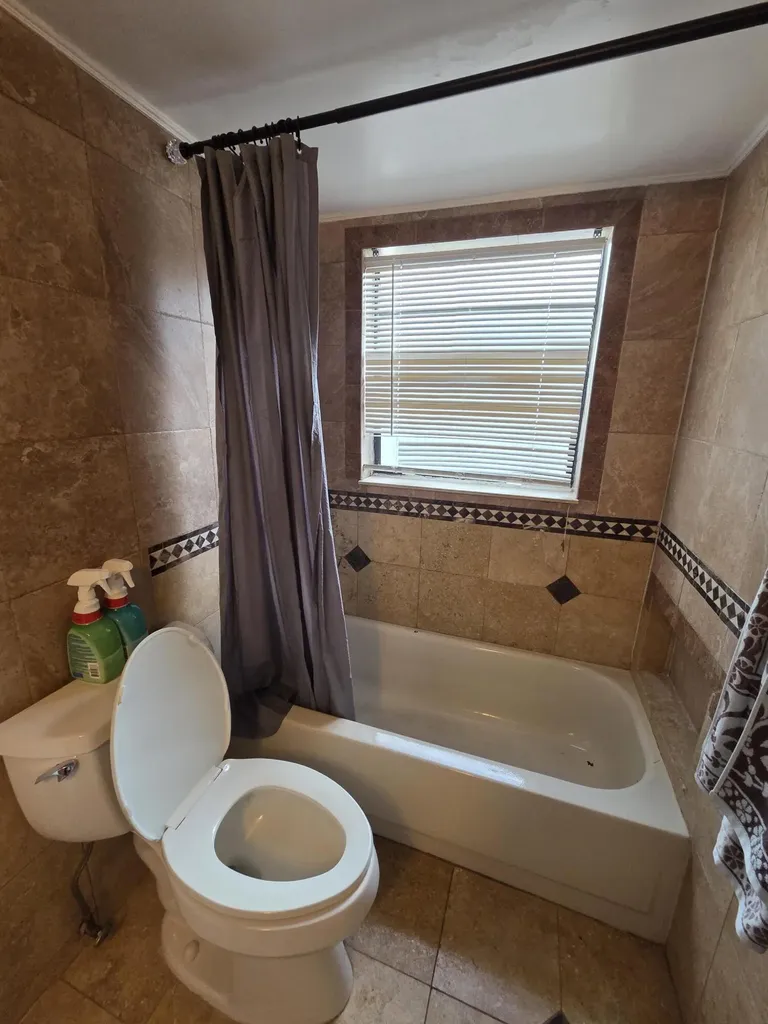 1351 NW 94th Way Coral Springs FL 33071