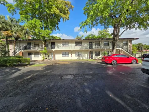 1351 NW 94th Way Coral Springs FL 33071