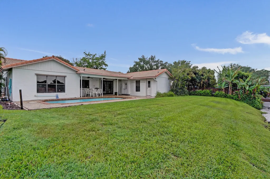 1721 SW 69th Avenue Plantation FL 33317