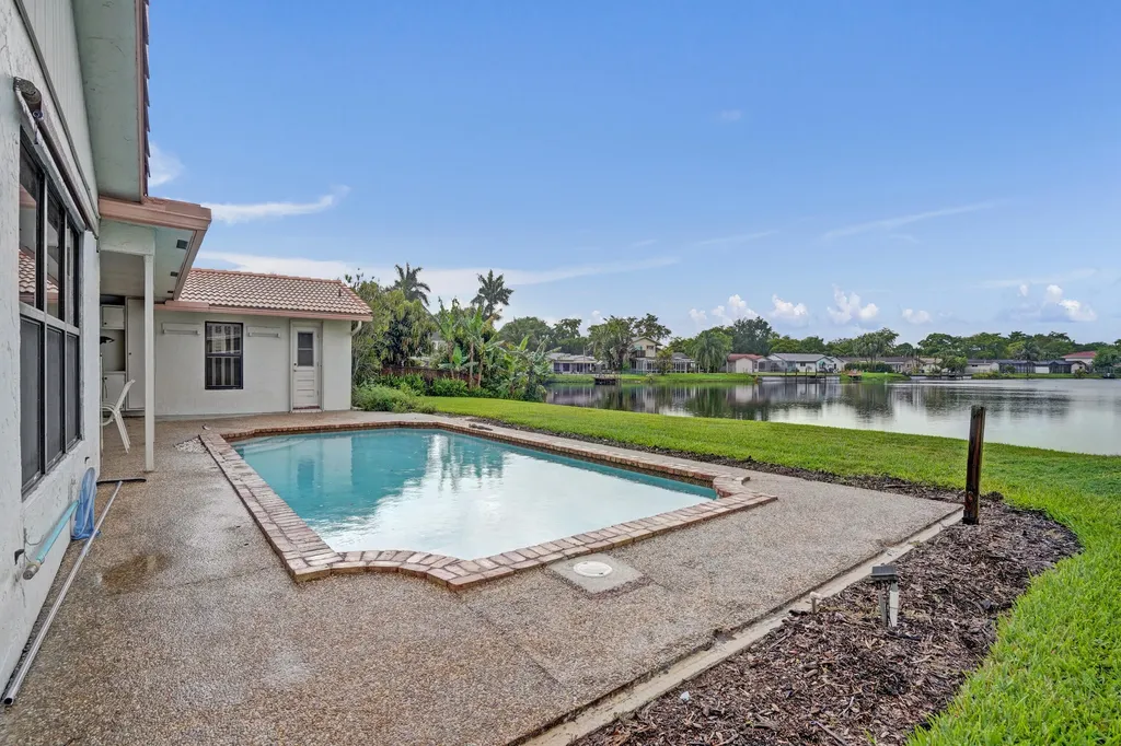 1721 SW 69th Avenue Plantation FL 33317