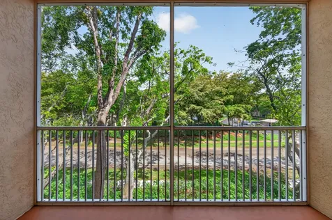 7775 Yardley Drive Tamarac FL 33321