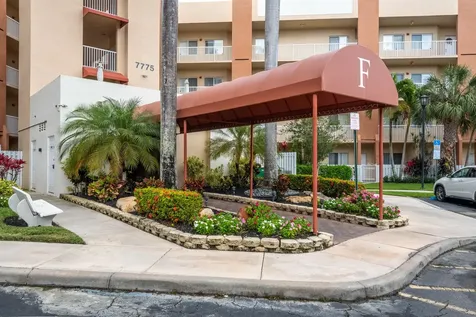 7775 Yardley Drive Tamarac FL 33321