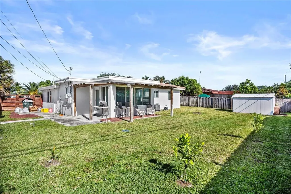 414 NE 26th Terrace Boca Raton FL 33431