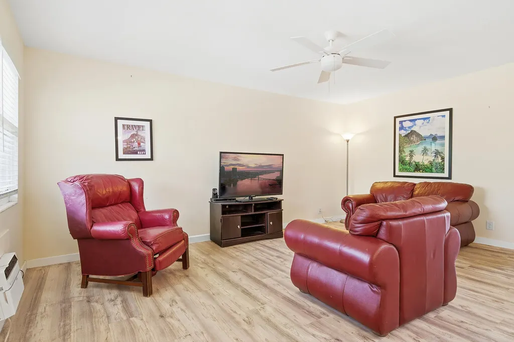 142 Norwich F West Palm Beach FL 33417