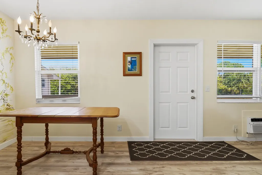 142 Norwich F West Palm Beach FL 33417