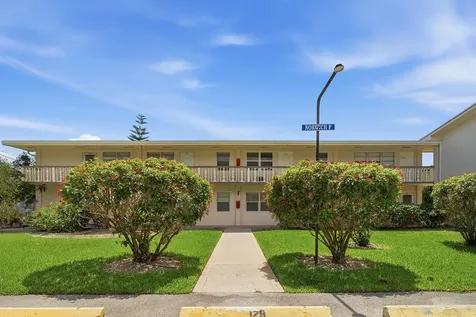 142 Norwich F West Palm Beach FL 33417