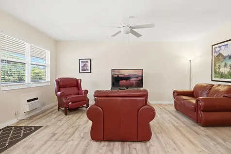 142 Norwich F West Palm Beach FL 33417