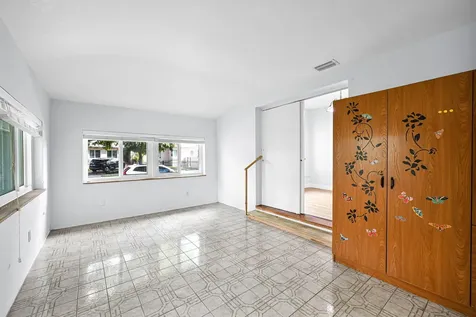 2200 SW 23rd Terrace Miami FL 33145