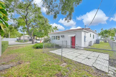 2200 SW 23rd Terrace Miami FL 33145
