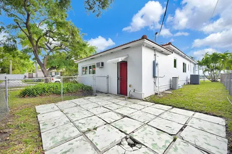 2200 SW 23rd Terrace Miami FL 33145