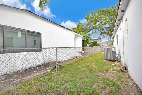 2200 SW 23rd Terrace Miami FL 33145