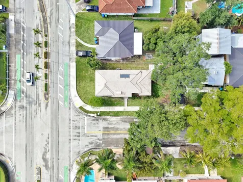 2200 SW 23rd Terrace Miami FL 33145
