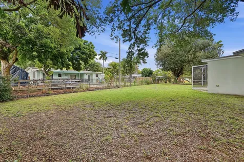 5333 Plantation Road Plantation FL 33317