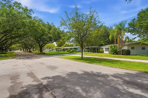 5333 Plantation Road Plantation FL 33317