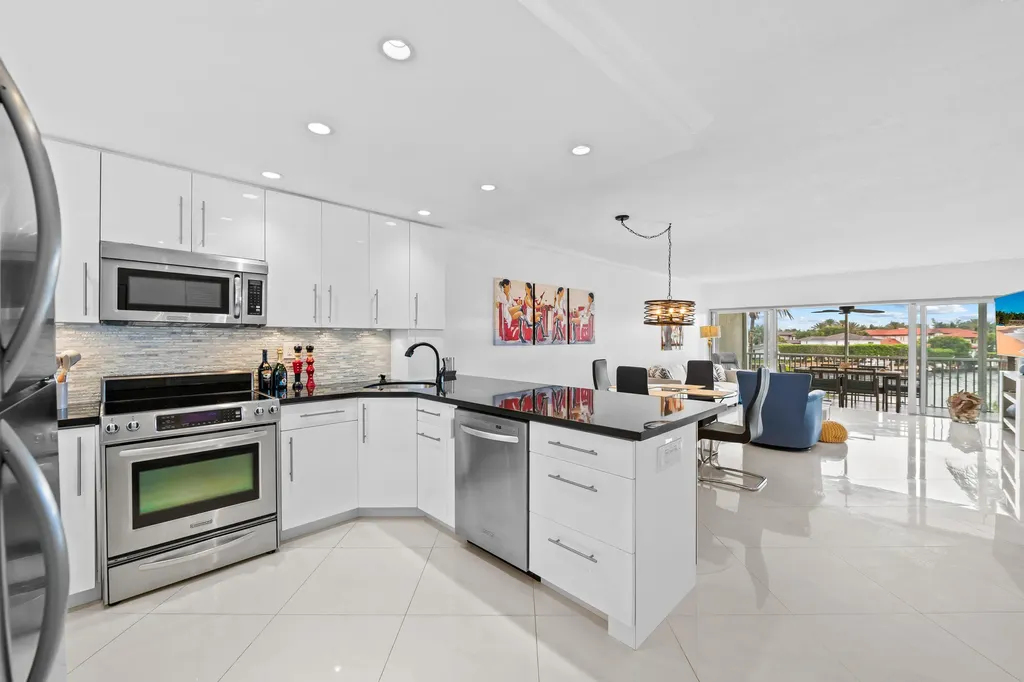 400 N Federal Highway Deerfield Beach FL 33441