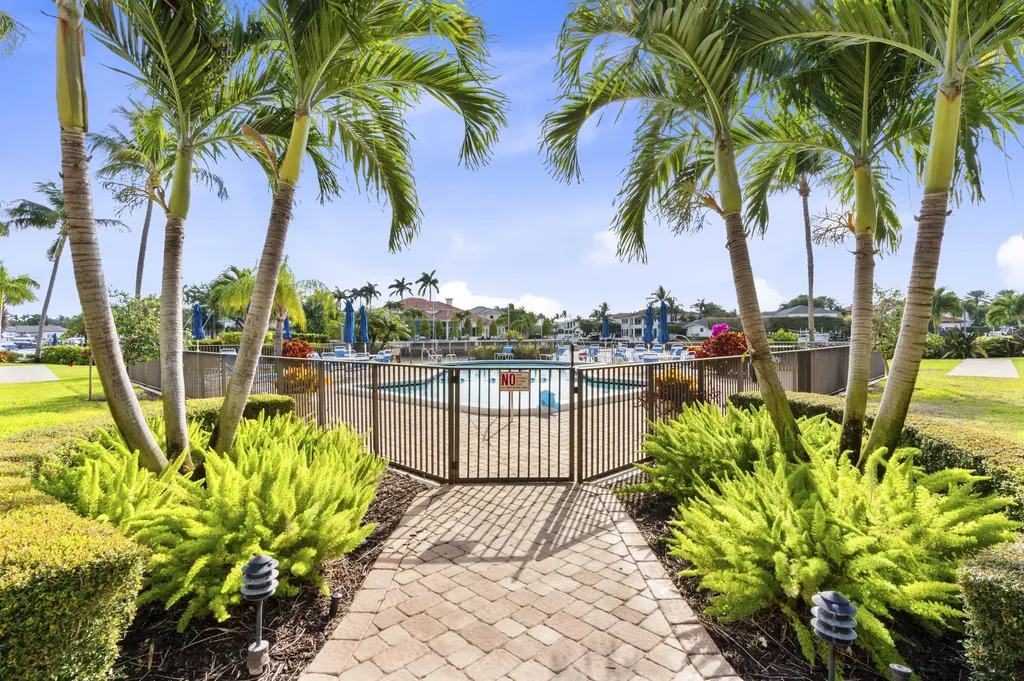 400 N Federal Highway Deerfield Beach FL 33441