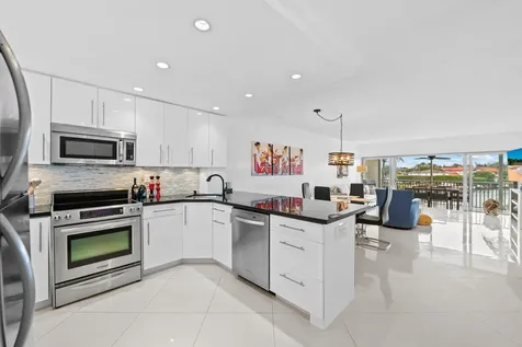 400 N Federal Highway Deerfield Beach FL 33441