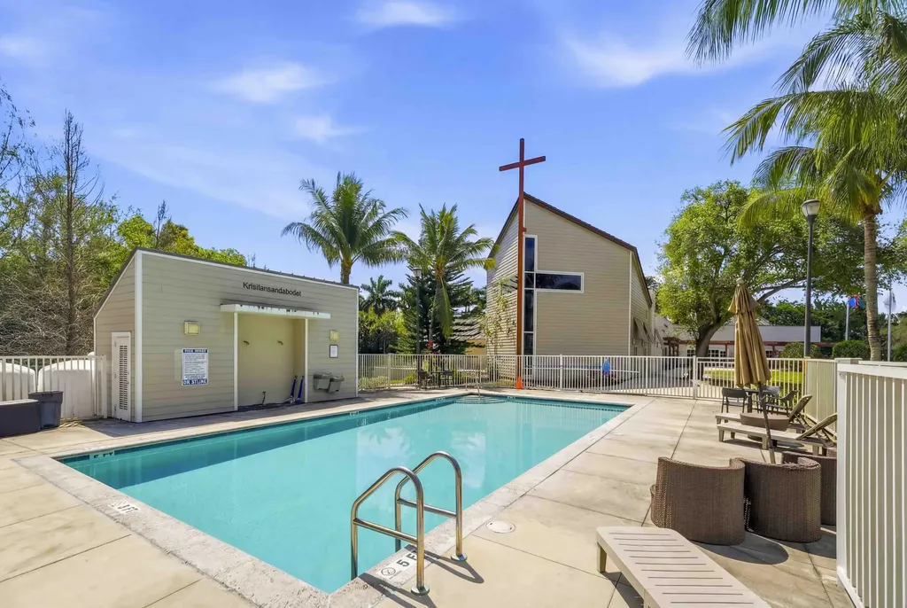 2950 S Flamingo Road Davie FL