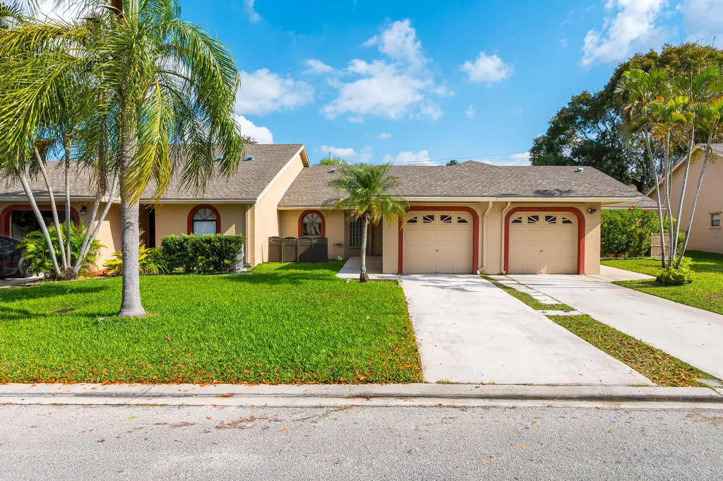 9665 NW 76th Court Tamarac FL 33321