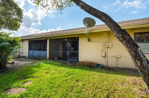 9665 NW 76th Court Tamarac FL 33321