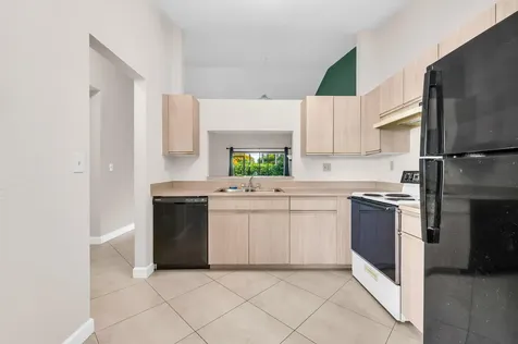9665 NW 76th Court Tamarac FL 33321