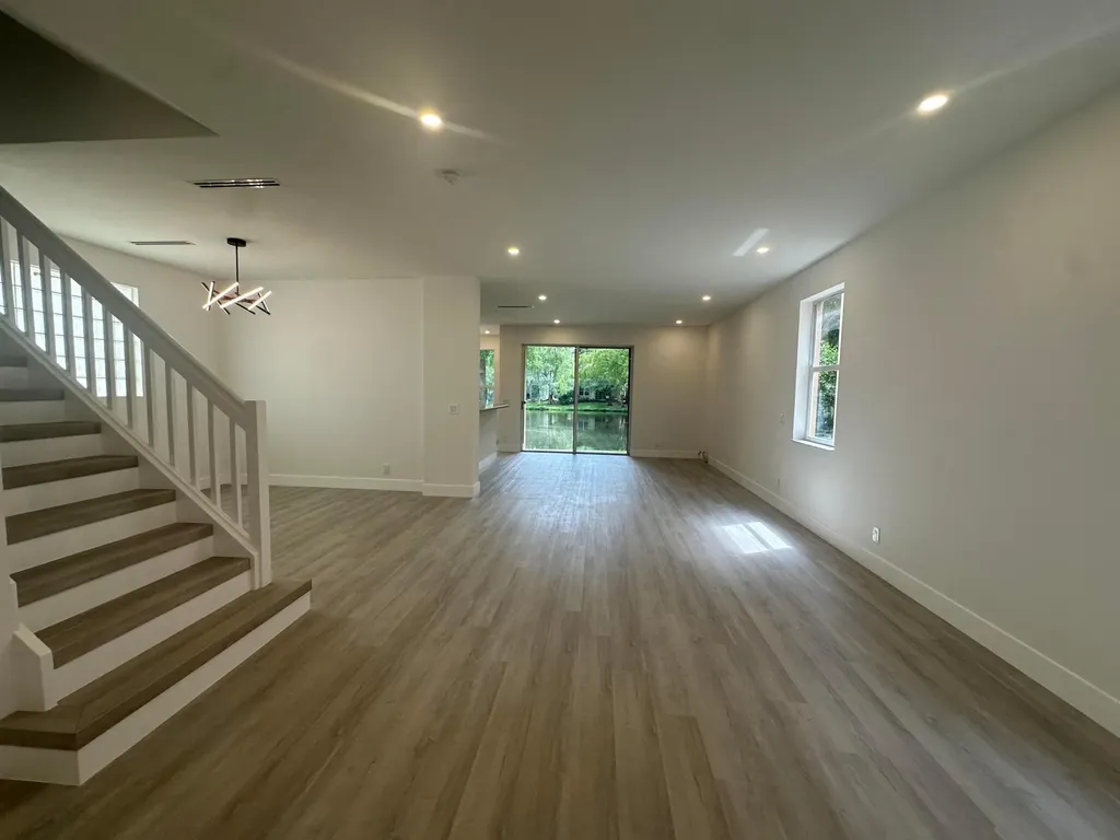 10702 NW 1st Court Plantation FL 33324
