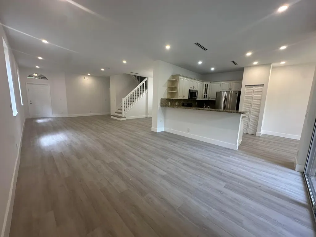 10702 NW 1st Court Plantation FL 33324