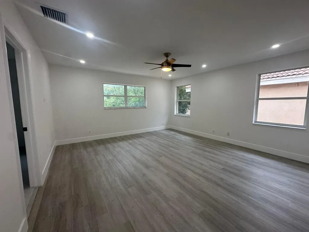 10702 NW 1st Court Plantation FL 33324