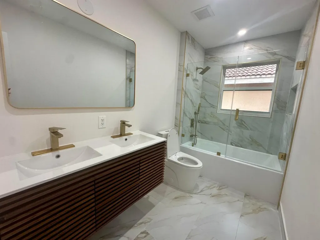 10702 NW 1st Court Plantation FL 33324