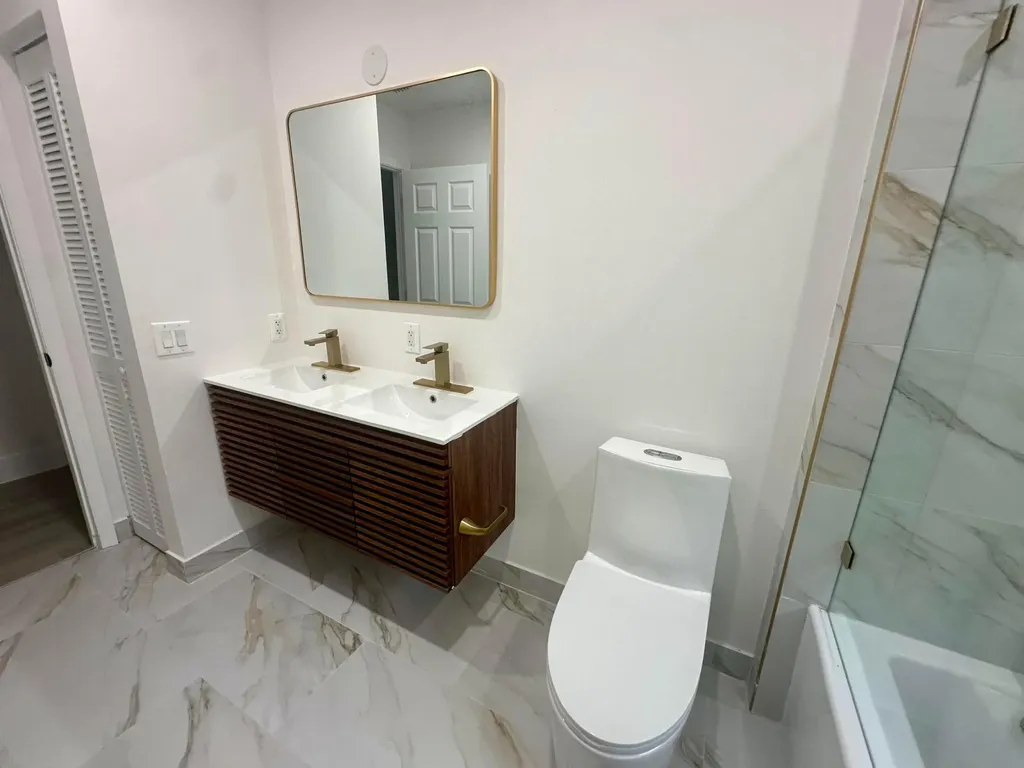 10702 NW 1st Court Plantation FL 33324