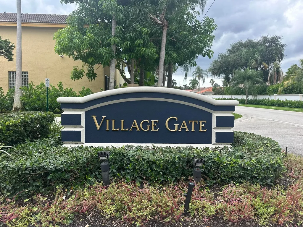 10702 NW 1st Court Plantation FL 33324