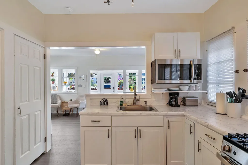 118 S J Street Lake Worth Beach FL 33460