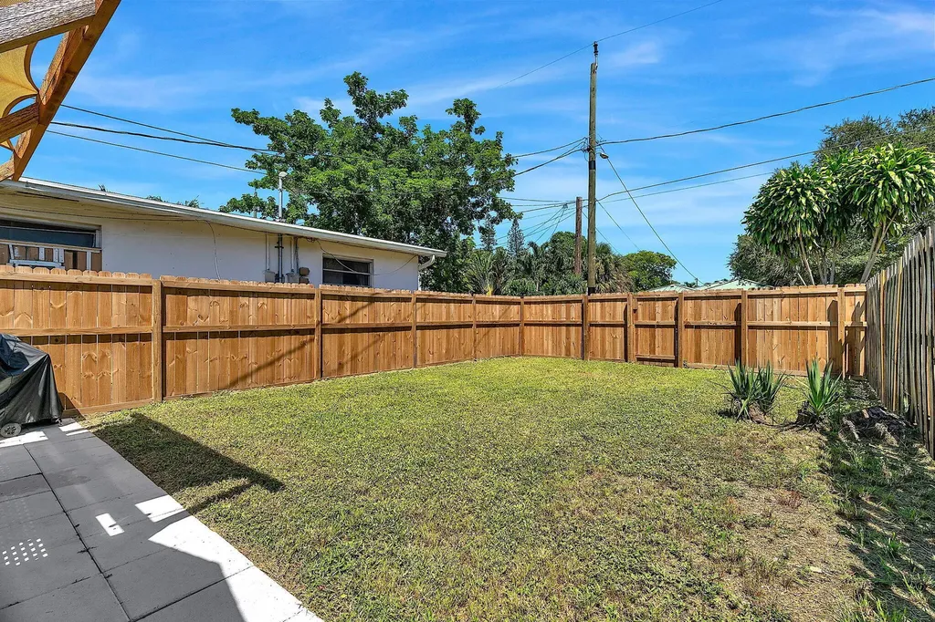 118 S J Street Lake Worth Beach FL 33460