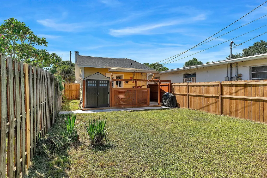 118 S J Street Lake Worth Beach FL 33460
