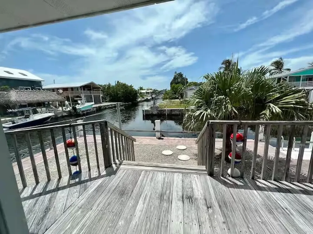 1540 Lantana Lane Big Pine Key FL 33043