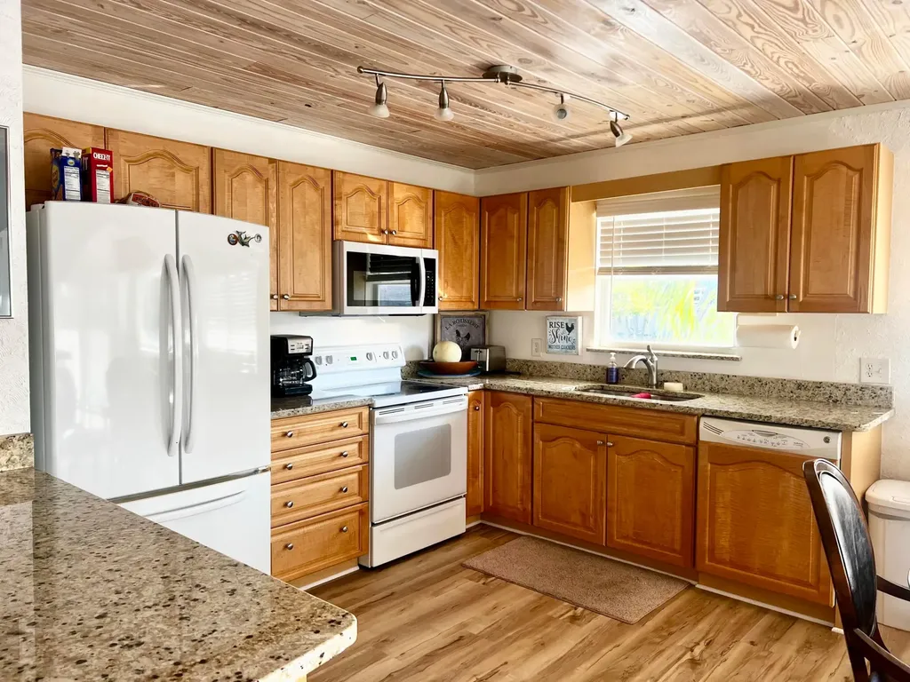 1540 Lantana Lane Big Pine Key FL 33043