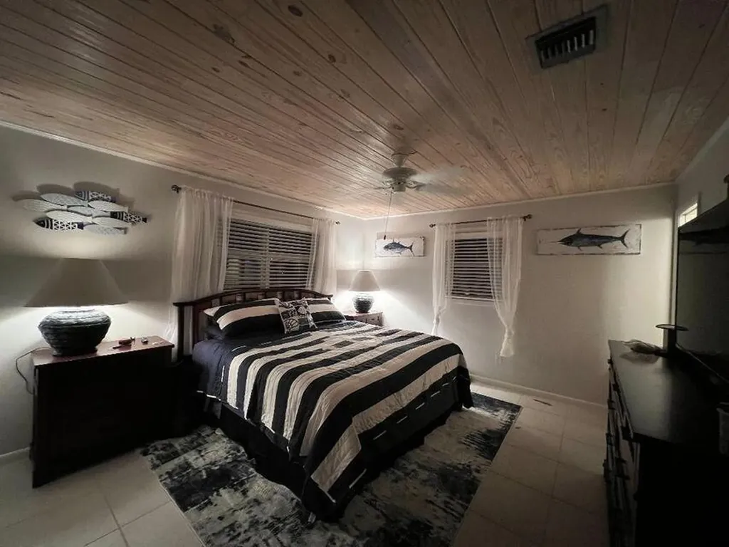 1540 Lantana Lane Big Pine Key FL 33043