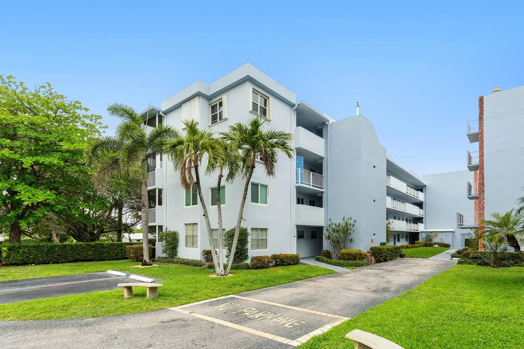 1820 New Palm Way Boynton Beach FL 33435