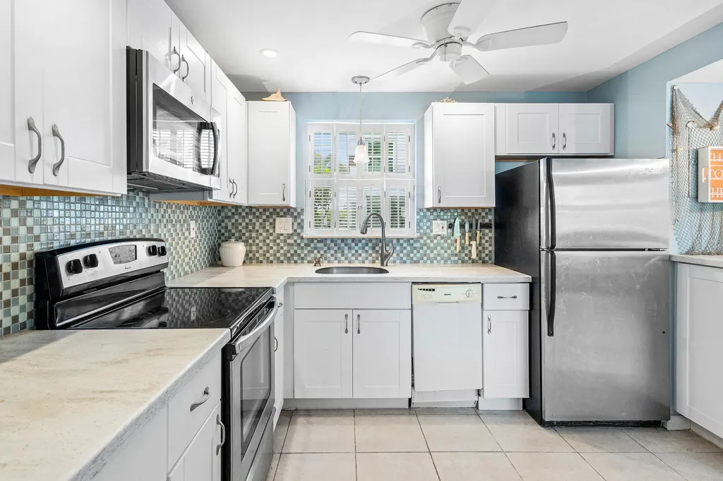 1820 New Palm Way Boynton Beach FL 33435