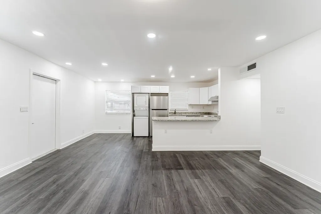 233 Brittany E Delray Beach FL 33446